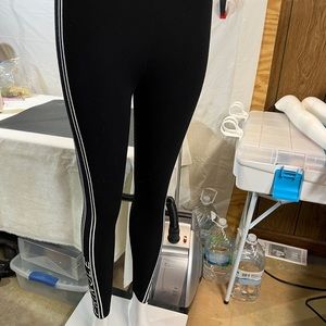 GUC Pringle x H&M black & white knitted leggings sz small